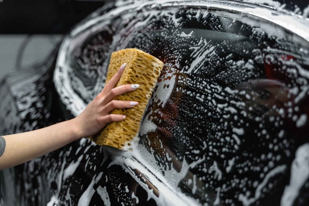 How to clean car windows without streaks