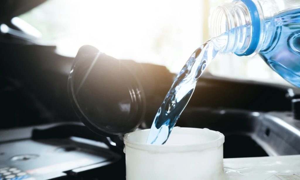 How-to-Make-Car-Washer-Fluid